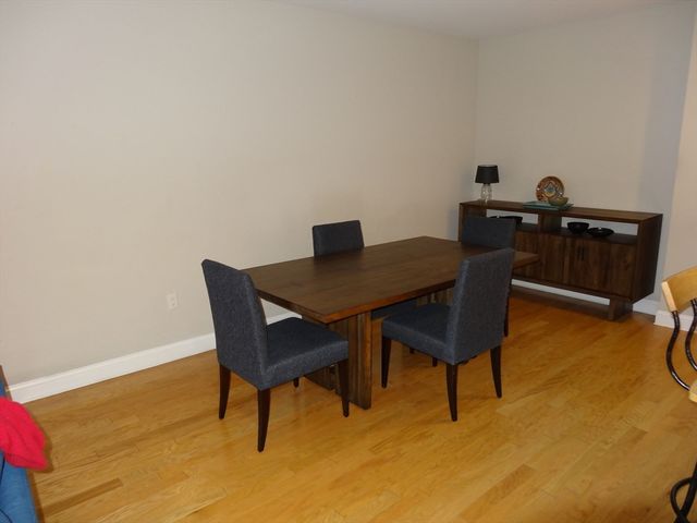 2 Inwood Dr 1005, Woburn, MA 01801