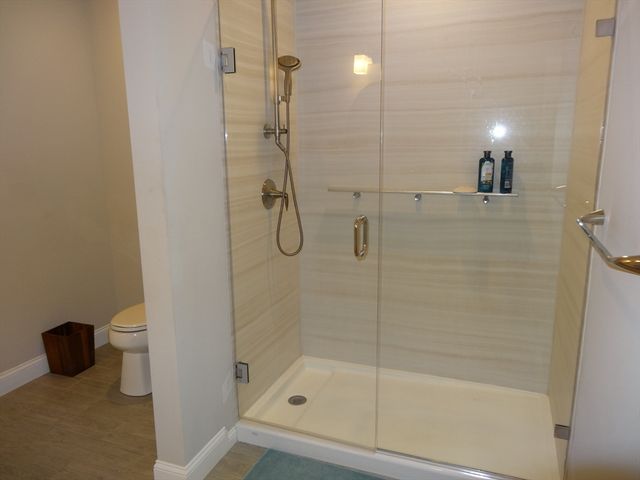 2 Inwood Dr 1005, Woburn, MA 01801