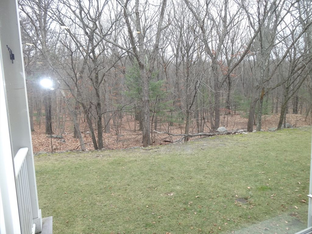 2 Inwood Dr 1005, Woburn, MA 01801