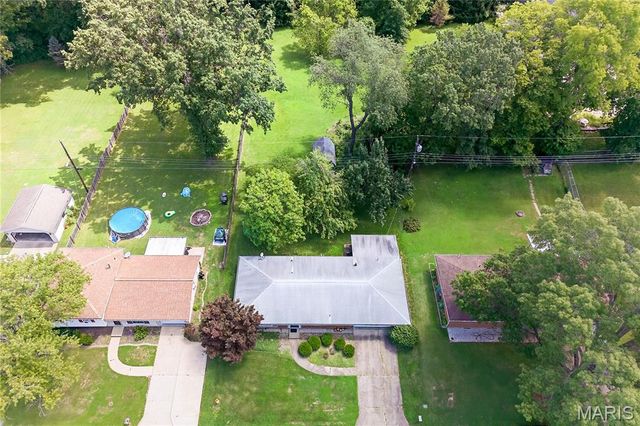 34 Whiteside Drive, Belleville, IL 62221