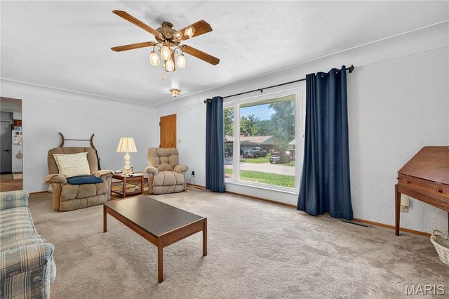 34 Whiteside Drive, Belleville, IL 62221