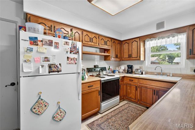 34 Whiteside Drive, Belleville, IL 62221