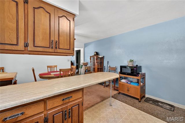 34 Whiteside Drive, Belleville, IL 62221