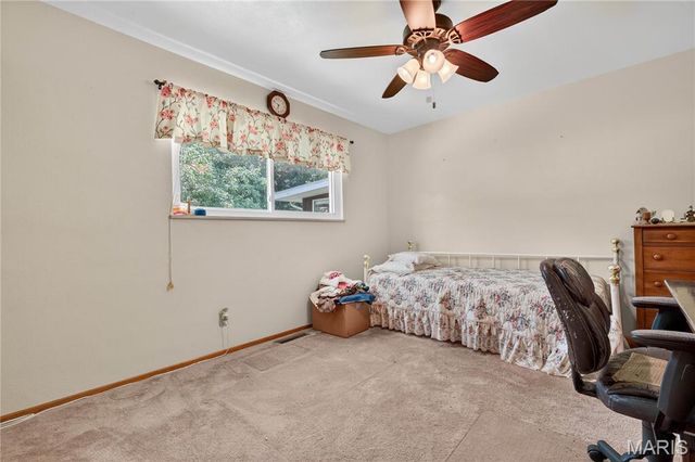 34 Whiteside Drive, Belleville, IL 62221