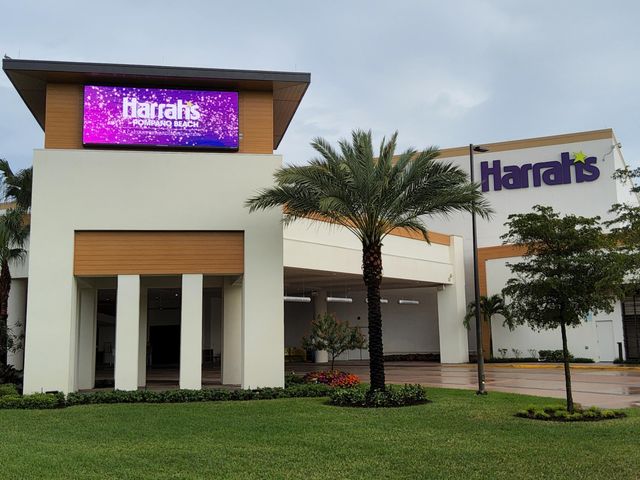 3151 S PALM AIRE Drive 301, Pompano Beach, FL 33069