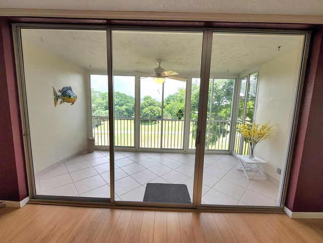 3151 S PALM AIRE Drive 301, Pompano Beach, FL 33069