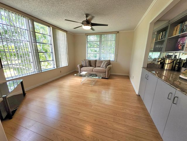 3151 S PALM AIRE Drive 301, Pompano Beach, FL 33069