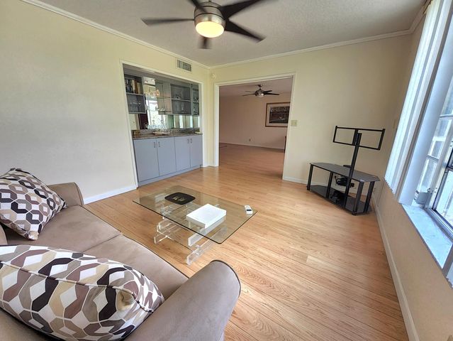 3151 S PALM AIRE Drive 301, Pompano Beach, FL 33069