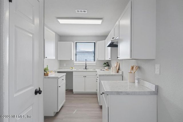 9606 EVESHAM Road, Jacksonville, FL 32208