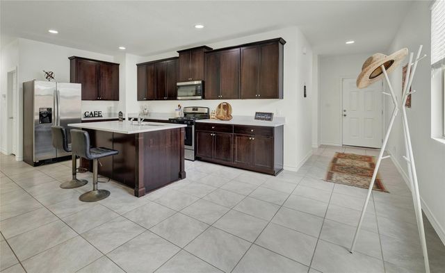216 MARY MAX CIR, San Marcos, TX 78666
