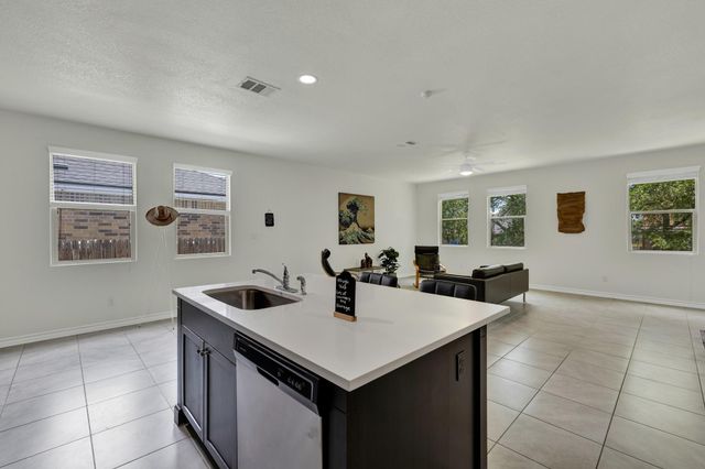 216 MARY MAX CIR, San Marcos, TX 78666