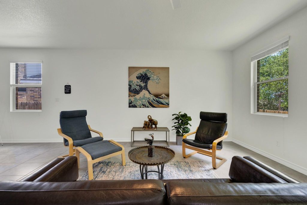 216 MARY MAX CIR, San Marcos, TX 78666