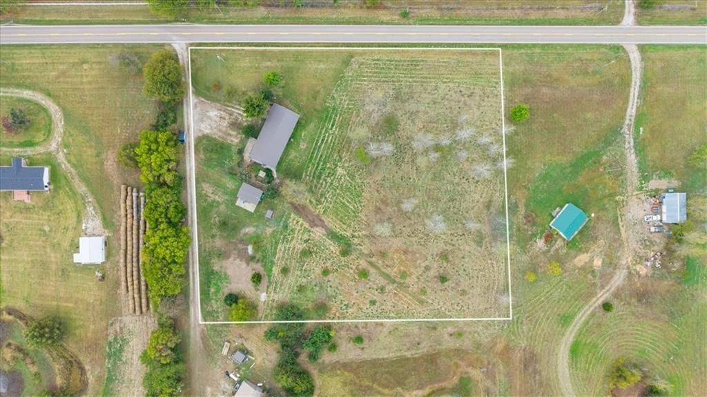 1349 760 P Road, Urich, MO 64788