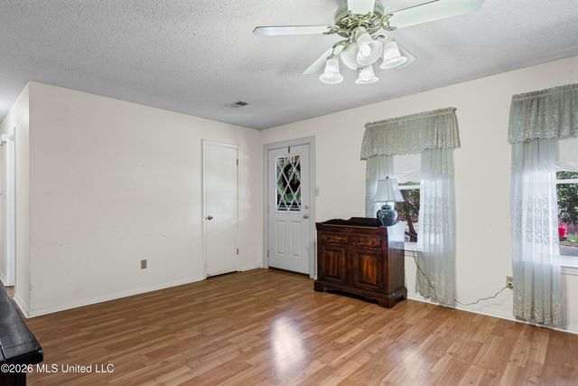 3565 Heathcliff Drive, Horn Lake, MS 38637