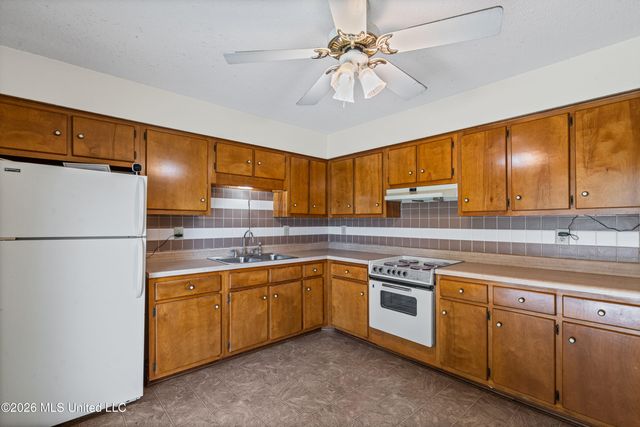 3565 Heathcliff Drive, Horn Lake, MS 38637