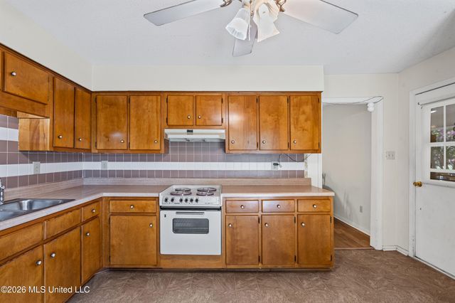 3565 Heathcliff Drive, Horn Lake, MS 38637