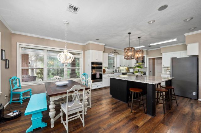 1054 County Road 156, Columbus, TX 78934