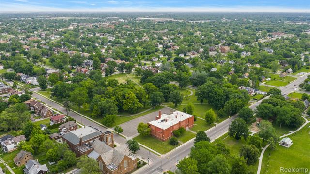 8411 E Forest Avenue, Detroit, MI 48214