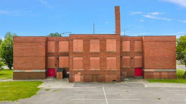 8411 E Forest Avenue, Detroit, MI 48214