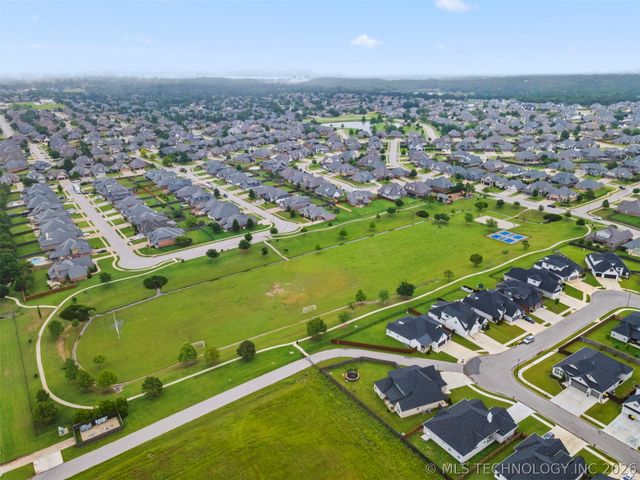 12580 S 6th Court, Jenks, OK 74037