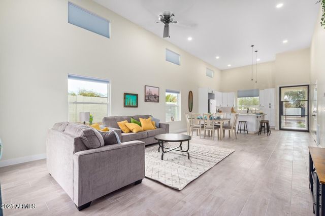 9096 N 73rd Avenue, Peoria, AZ 85345