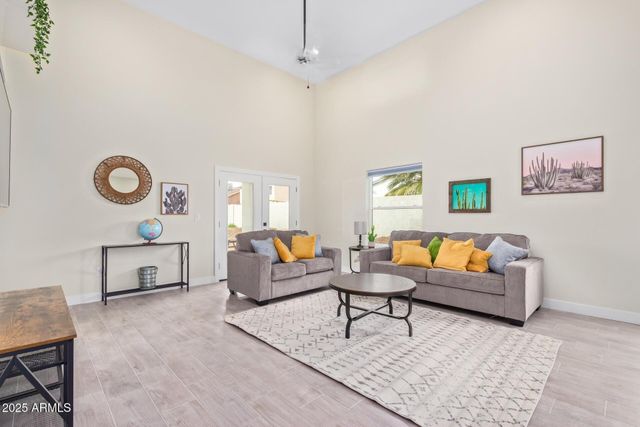 9096 N 73rd Avenue, Peoria, AZ 85345