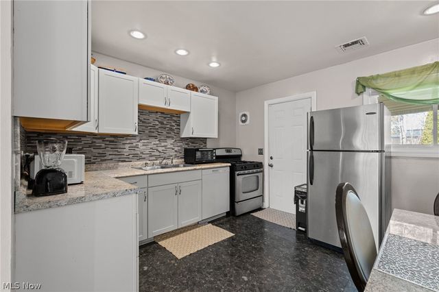 2317 40th Street NE, Canton, OH 44705