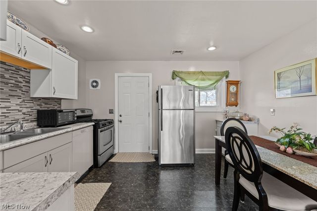 2317 40th Street NE, Canton, OH 44705