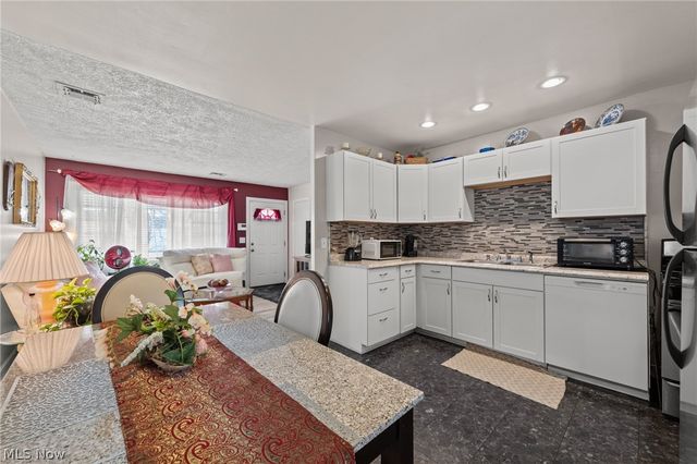 2317 40th Street NE, Canton, OH 44705