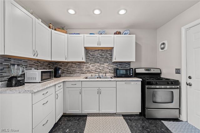 2317 40th Street NE, Canton, OH 44705