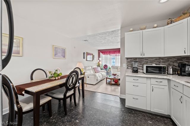 2317 40th Street NE, Canton, OH 44705