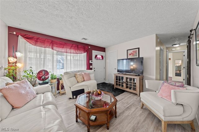 2317 40th Street NE, Canton, OH 44705