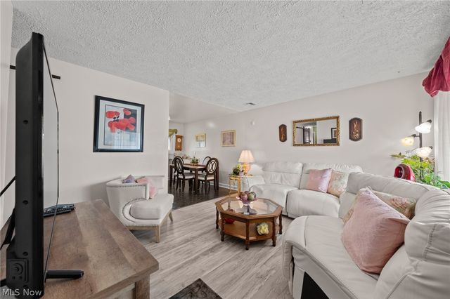 2317 40th Street NE, Canton, OH 44705