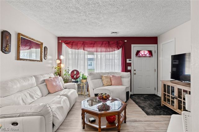 2317 40th Street NE, Canton, OH 44705