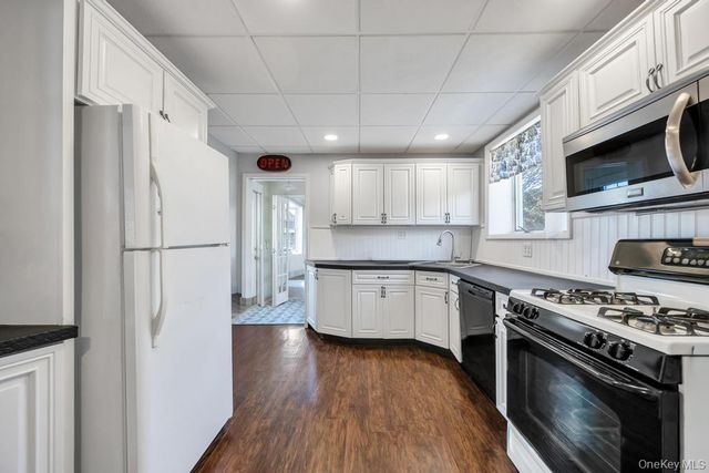 218 Woodlawn Road, West Hempstead, NY 11552