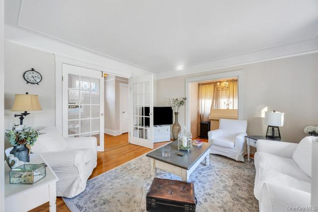 218 Woodlawn Road, West Hempstead, NY 11552