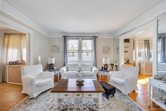 218 Woodlawn Road, West Hempstead, NY 11552