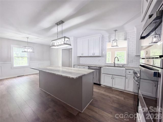 706 Crescent Drive, Cherryville, NC 28021