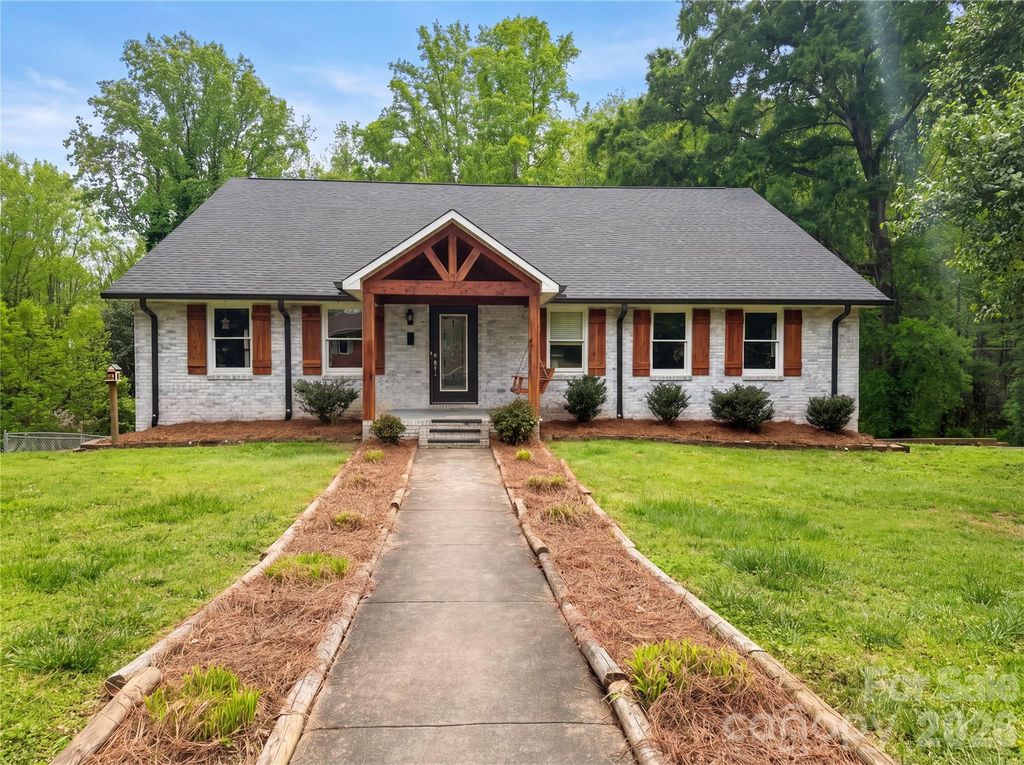 706 Crescent Drive, Cherryville, NC 28021