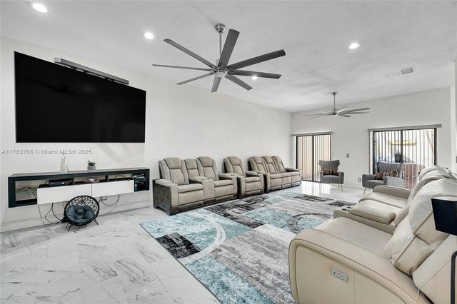 5416 San Roma Cir, Lake Worth, FL 33467