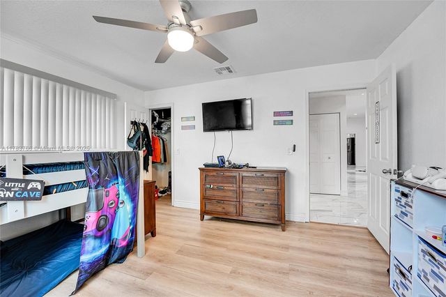 5416 San Roma Cir, Lake Worth, FL 33467