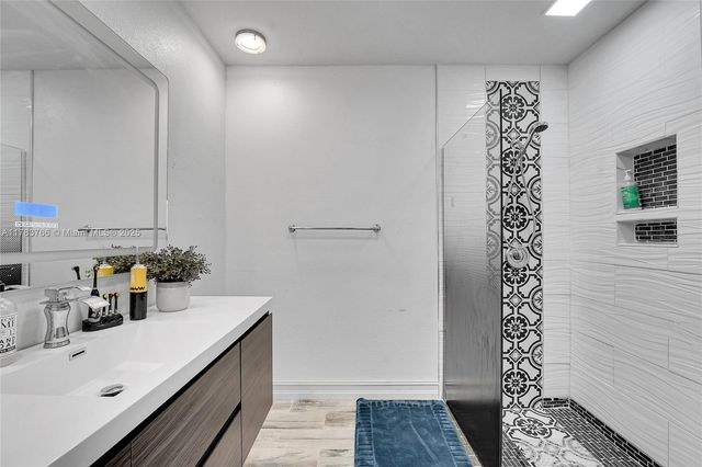 5416 San Roma Cir, Lake Worth, FL 33467