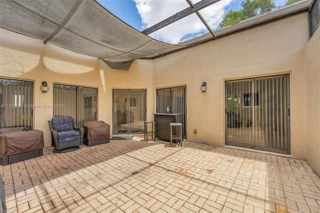 5416 San Roma Cir, Lake Worth, FL 33467