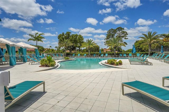 5416 San Roma Cir, Lake Worth, FL 33467