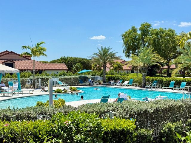 5416 San Roma Cir, Lake Worth, FL 33467