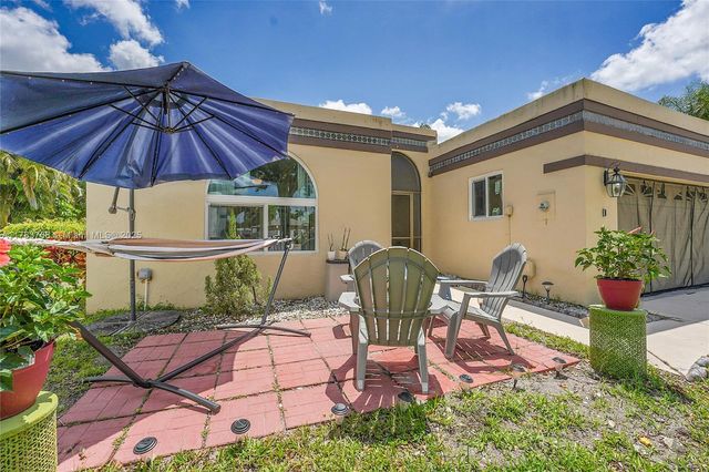 5416 San Roma Cir, Lake Worth, FL 33467