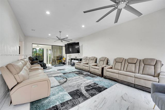 5416 San Roma Cir, Lake Worth, FL 33467