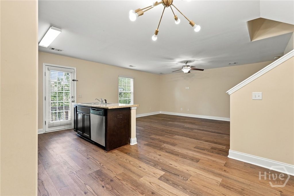 Image 10 of property listing at 25 Abaco Court, Savannah, GA 31419