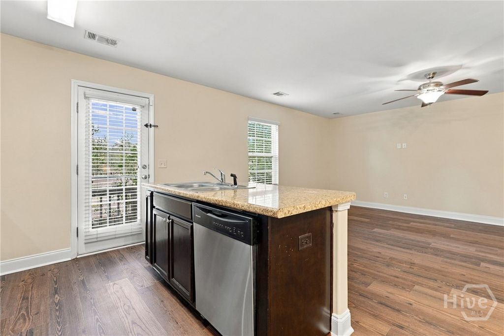 Image 11 of property listing at 25 Abaco Court, Savannah, GA 31419