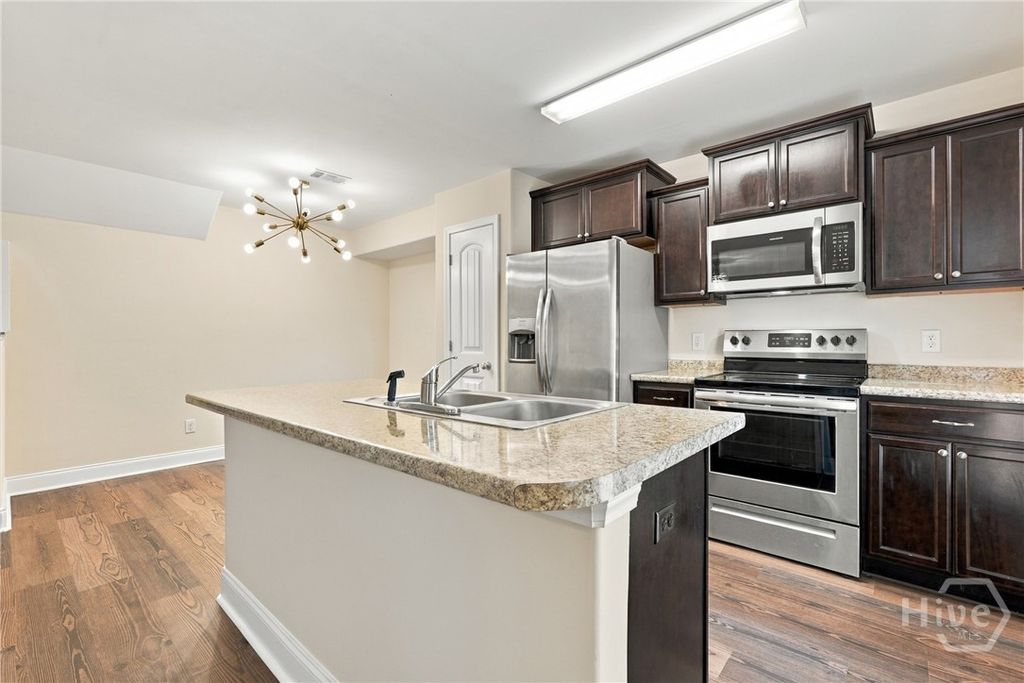 Image 13 of property listing at 25 Abaco Court, Savannah, GA 31419